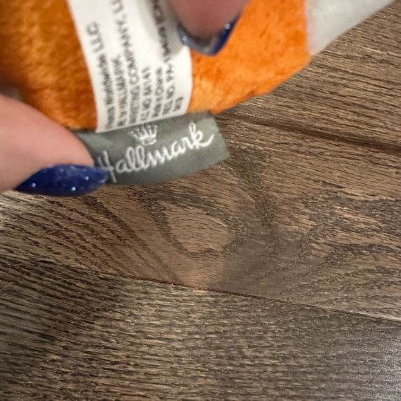 Hallmark Snoopy Peanuts Halloween 7” Snoopy Plush Stuffed Orange Pumpkin Costume - Picture 5 of 7